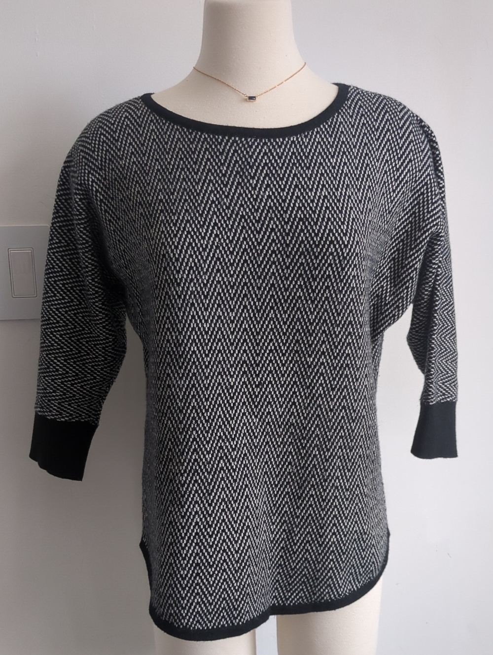The Limited Black & White Chevron Knit Crewneck Sweater